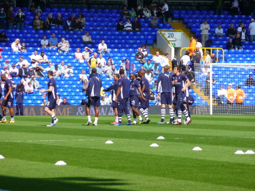 Spurs warming up.