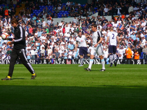 Keane and co shake hands after the match.