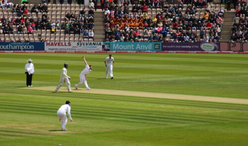 Thirimanne c Strauss b Anderson 10

Unfortunately, I caught Anderson bowling, while Strauss was catching the ball.