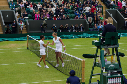 Schiavone's serve started to falter, and Kvitova stopped making so many mistakes, letting her take the final set 6-1.