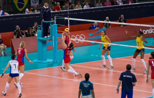 London 2012 - Volleyball - Ladies Quarter Finals 

Brazil v Russia in the second quarter final.  This one went to 5 sets.

Startseva making sure she gets under the ball for a set.