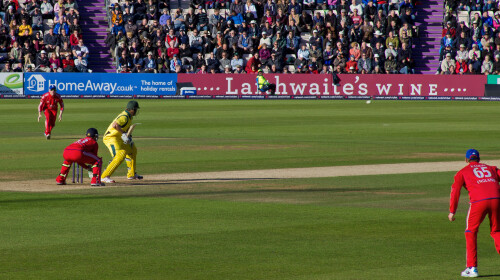 http://www.bbc.co.uk/sport/0/cricket/24120183