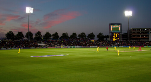 http://www.bbc.co.uk/sport/0/cricket/24120183