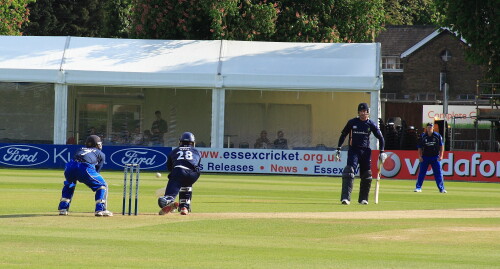 Rees guides Glamorgan to victory over a woefull Essex

http://news.bbc.co.uk/sport1/hi/cricket/counties/8024804.stm